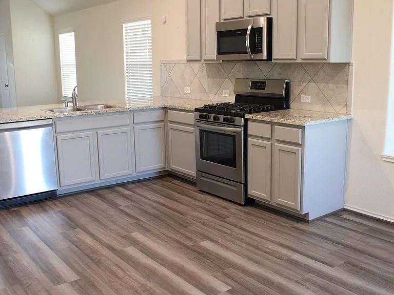 9810 Copper Ranch Trl — Photo 8