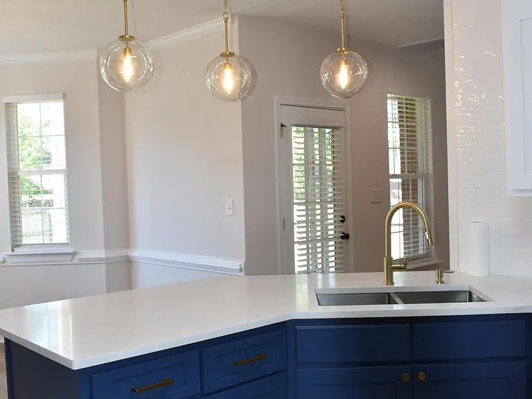 201 Bainbridge Dr — Photo 10