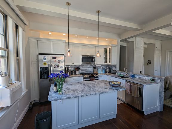 3rd image of 170 W 74th St #1005/6