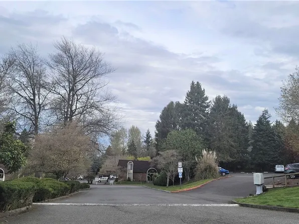 11120 NE 68th St APT B206, Kirkland, WA 98033