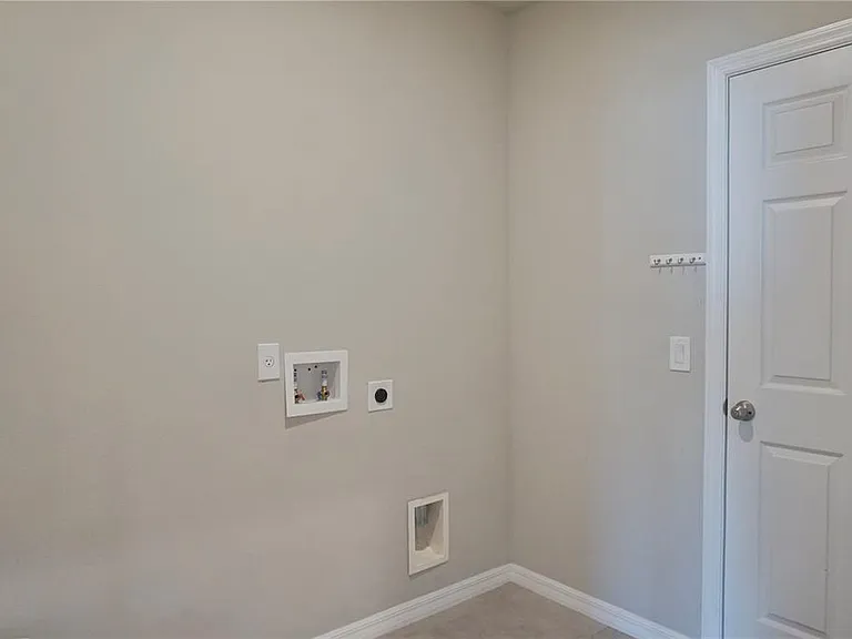 1218 Zambrana Ct — Photo 8