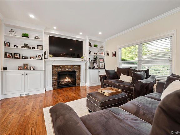 4th image of 7 Highwater Avenue