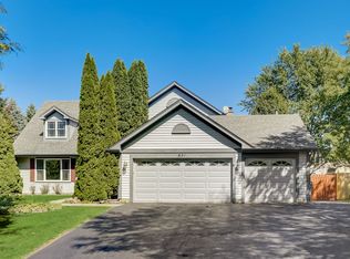 621 Regal Ln, Algonquin, IL