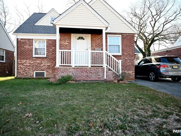 108 Pehle Ave, Saddle Brook, NJ 07663