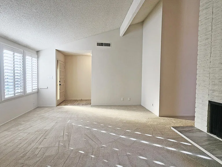 4326 Fair Oaks Blvd — Photo 4