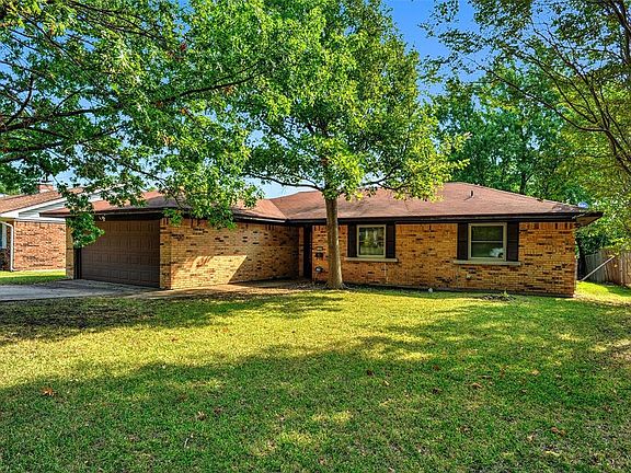 2nd image of 713 Holiday Dr