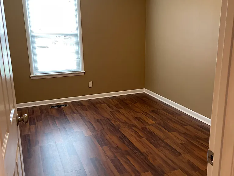 151 Creekwood Ln — Photo 5