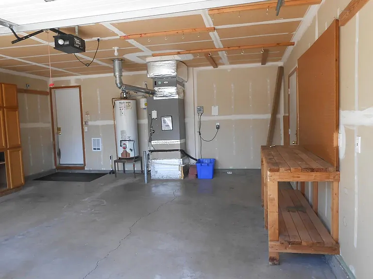 1252 NE Providence Dr — Photo 27