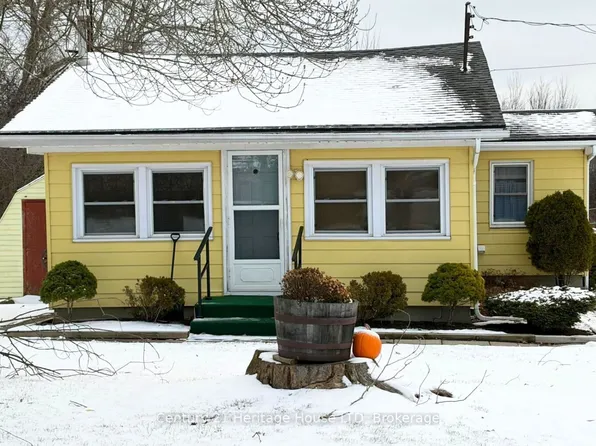 690 Bridge St, Fort Erie, ON L2A 5M4