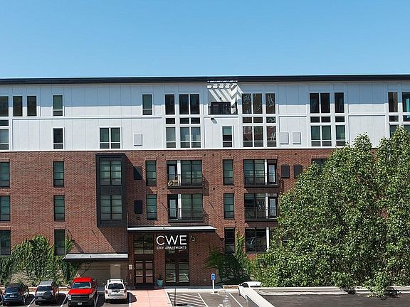 3rd image of 275 Union Blvd APT 1408