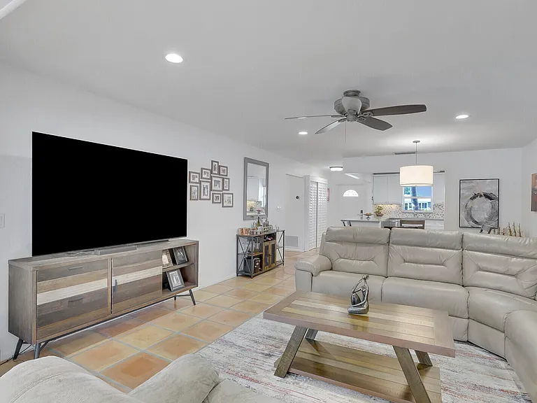 772 Nantucket Cir #B — Photo 15