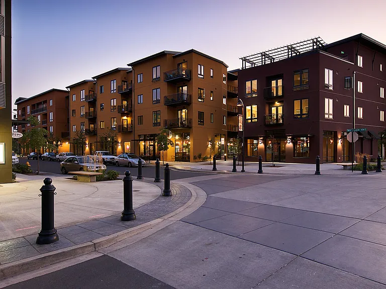 The Byron at Crescent Village — Photo 34