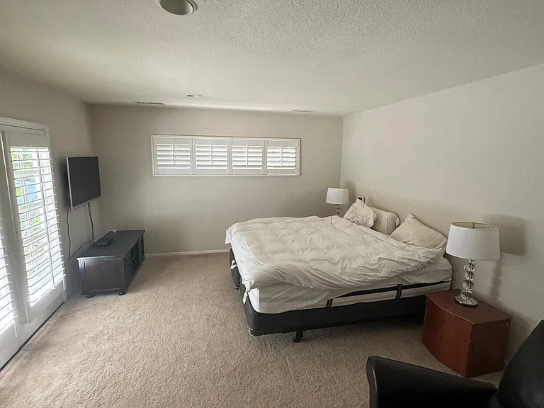 4263 Mooncrest Pl — Photo 17
