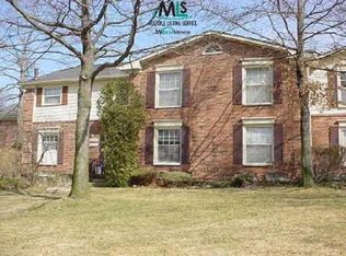 6302 Pepper Hill St, West Bloomfield, MI