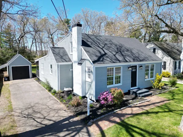 28 Oakwood Manor, Cromwell, CT 06416