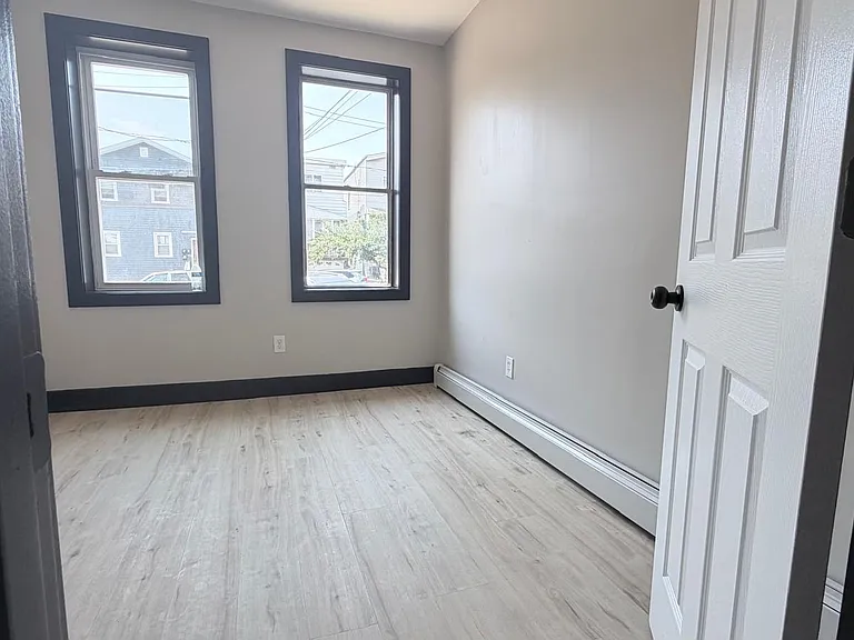 89 E 25th St #6E — Photo 3