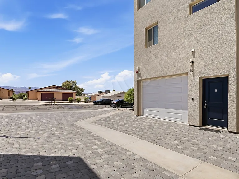 2061 Magnolia Dr #A101 — Photo 3