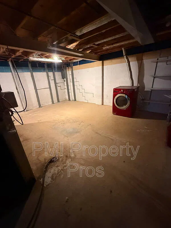 3 bed, 1.5 bath, 1606 sqft, $2,275 — Photo 1
