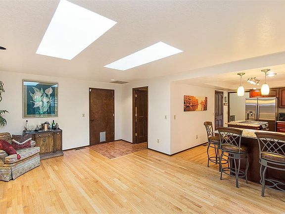 4th image of 2715 Virginia Ave E