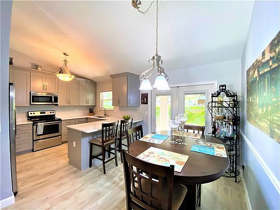 3rd image of 1138 Arbor Hill Cir
