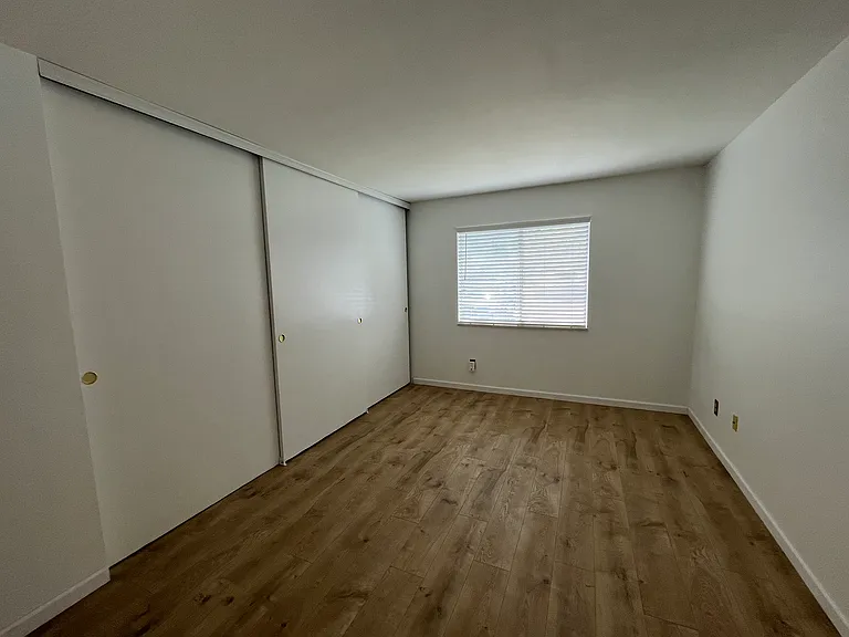 8555 Fairmount Dr #J107 — Photo 20