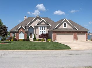 4545 SW Gull Point Dr, Lees Summit, MO 64082