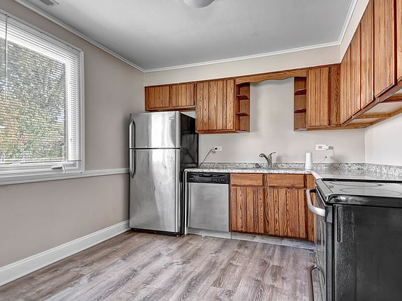 4th image of 227 Indianwood Blvd