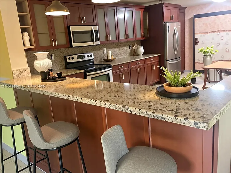 20603 NE 6th Ct — Photo 3