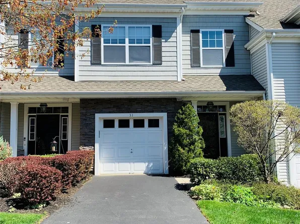 31 Putters Way, Middletown, NY 10940