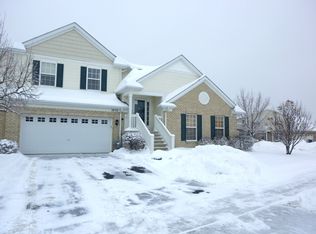 2632 Loren Ln, Algonquin, IL 60102