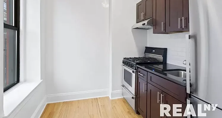 Rented by REAL New York | media 3