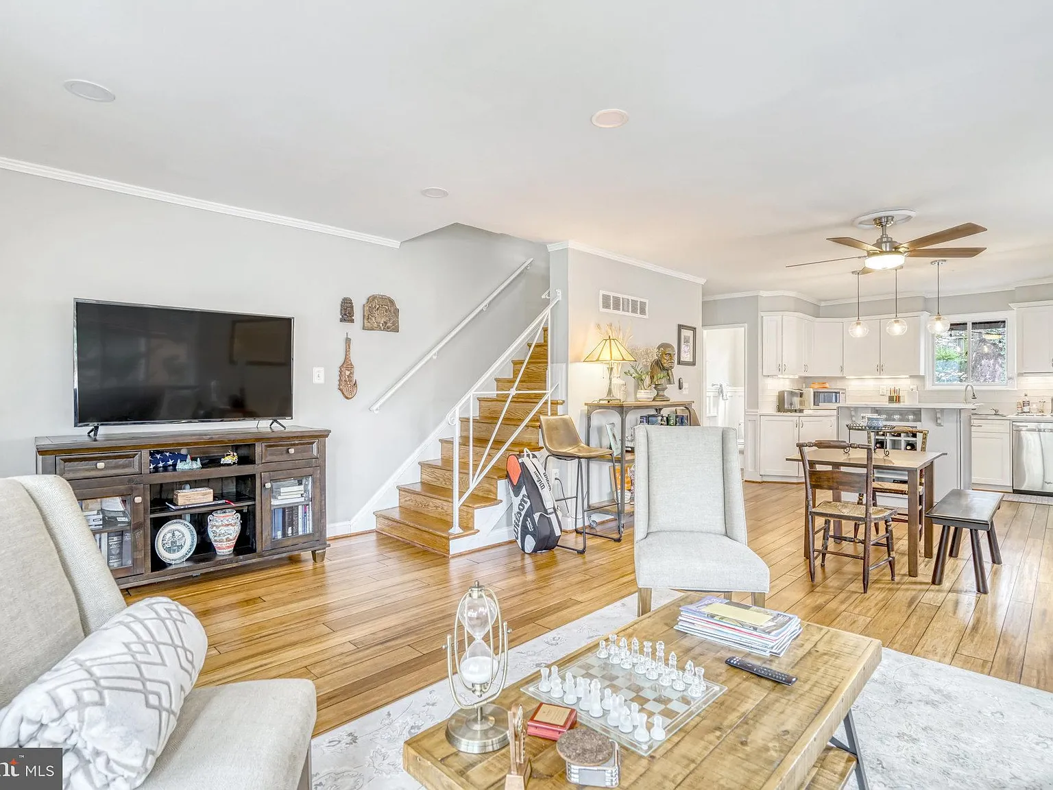 3 bed, 1.5 bath, 1792 sqft, $3,250 — Photo 4