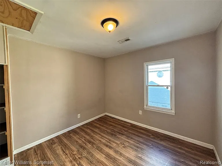 7275 Chalmers Ave — Photo 7