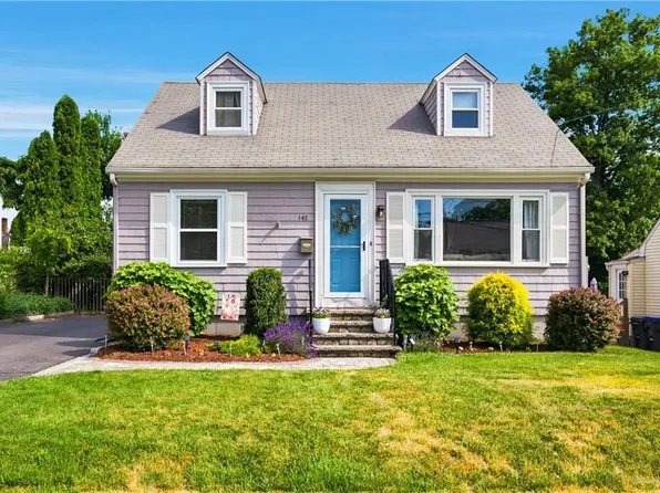 142 Mowry Ave, Cumberland, RI 02864