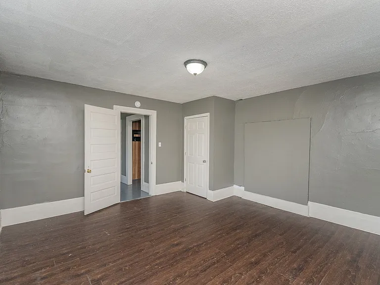 2024 Clark St — Photo 12