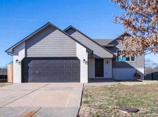 106 E Creekstone St, Mulvane, KS 67110