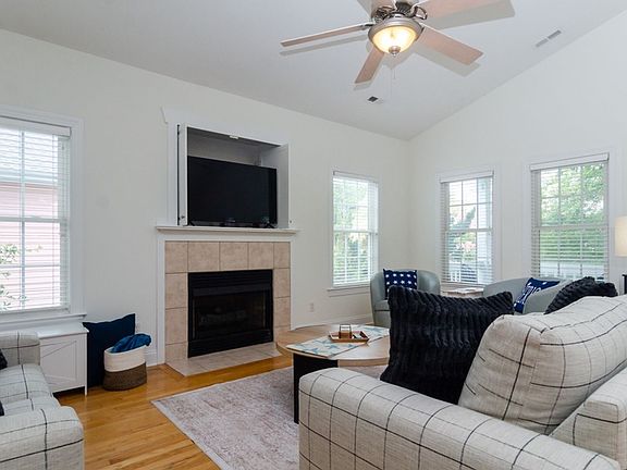 3rd image of 1713 Mackerel Ln