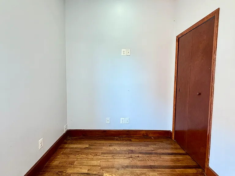 916 Whitelock St #200 — Photo 22