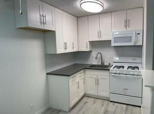 8744 Etiwanda Ave APT 8, Northridge, CA 91325