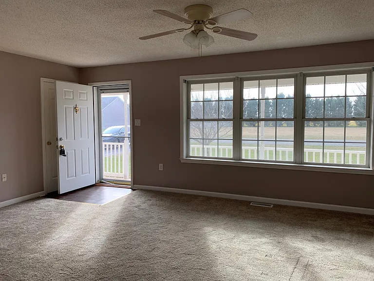 27163 Indian Meadows Cir — Photo 2