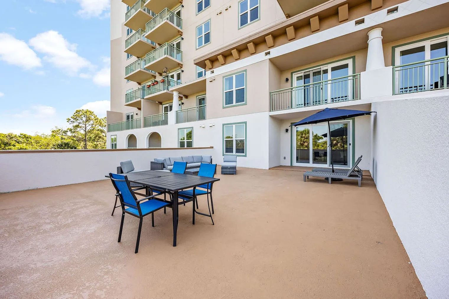 2 bed, 2.0 bath, 1410 sqft, $3,245 — Photo 2