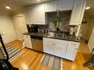 1021 1/2 10th Ave, Huntington, WV 25701