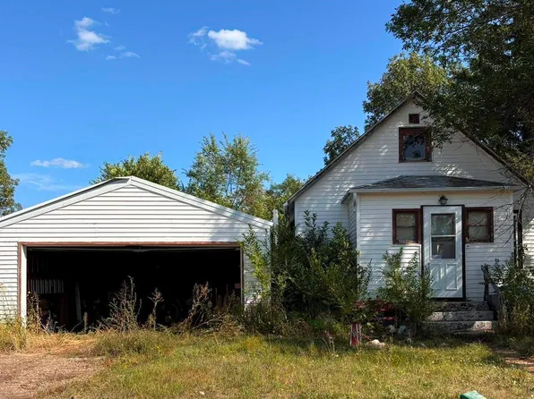 309 5th St SE, Stanley, ND 58784