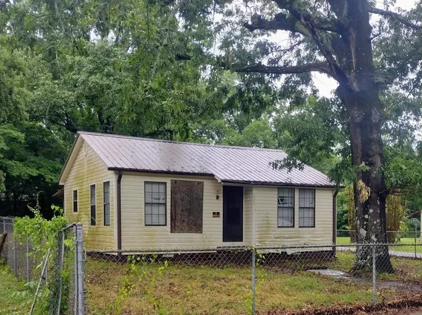 1027 Jefferson St, Malvern, AR 72104