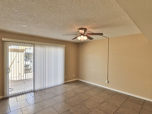 3rd image of 20 E Hermosa Dr