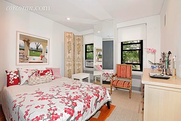 Sold by Corcoran | media 14