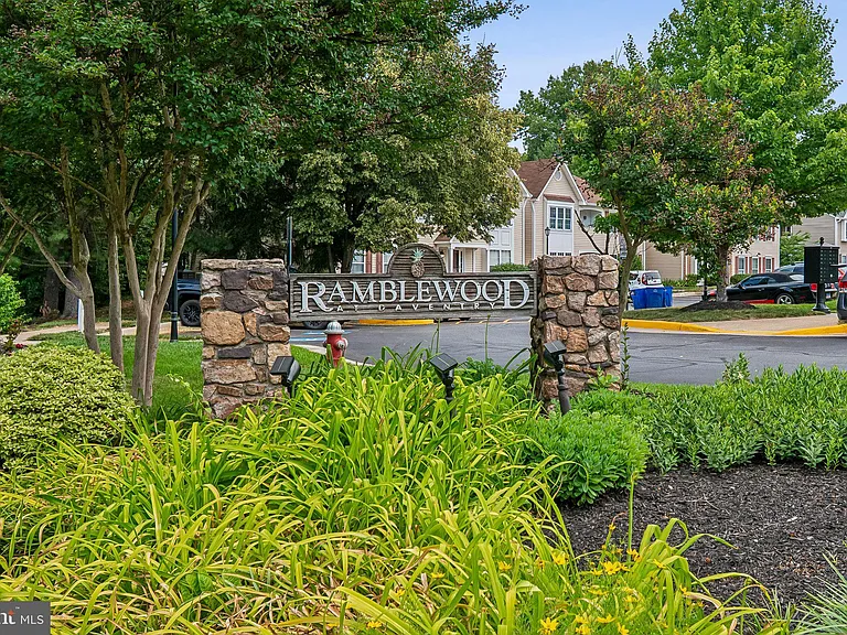 7822 Harrowgate Cir #D — Photo 25