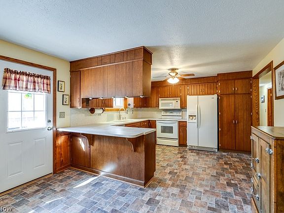 5th image of 15269 Arnold Rd