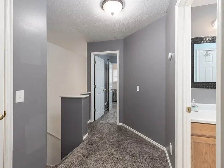 824 E 760 N — Photo 13