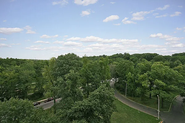 Sold by REMAX Distinguished Homes | media 37